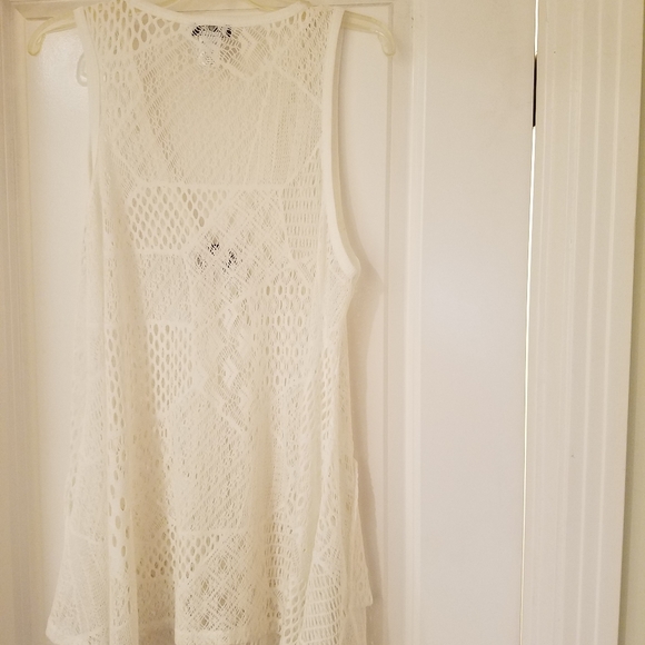 White blouse - Picture 2 of 2